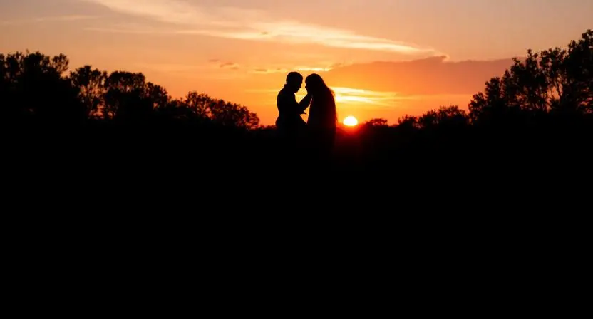 Sunset Captions for Romantic Moments